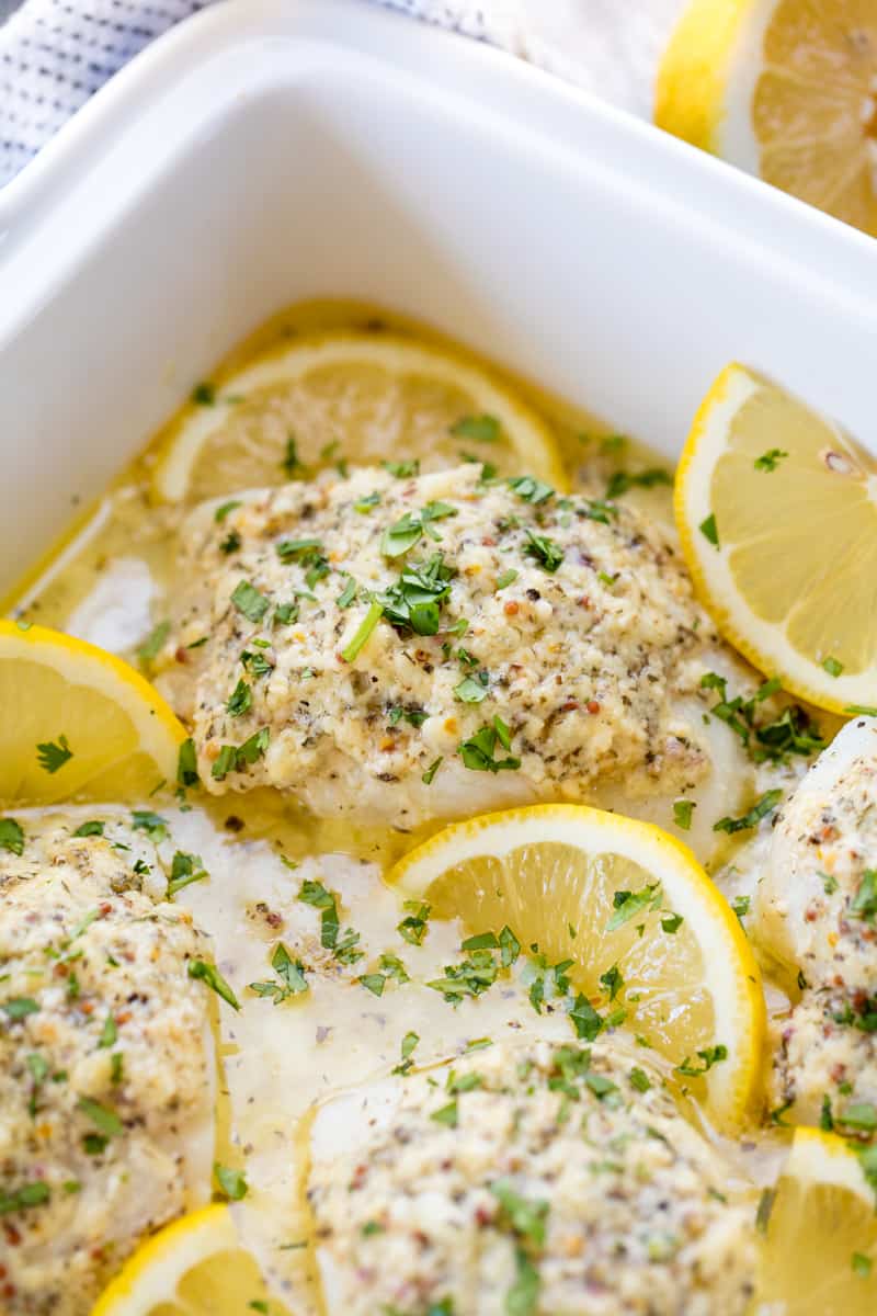 baked cod fish with lemon slices